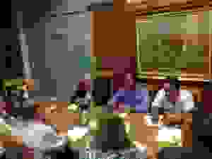 dim