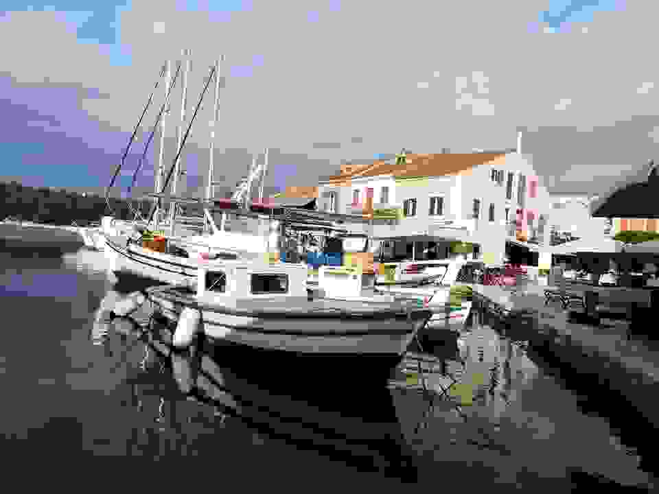 fi89