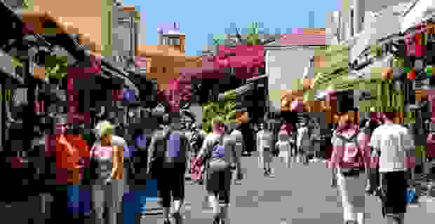 Touristes 640014990 620×320