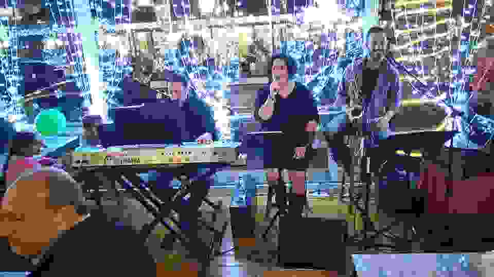an11