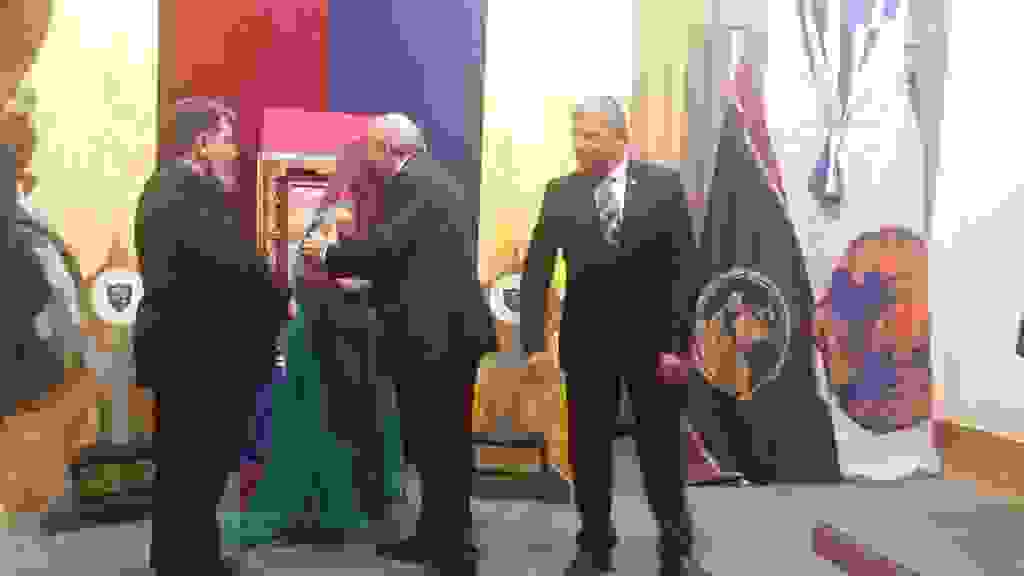 an10