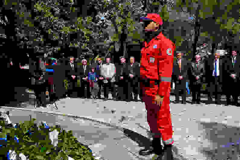 25h-2016-33