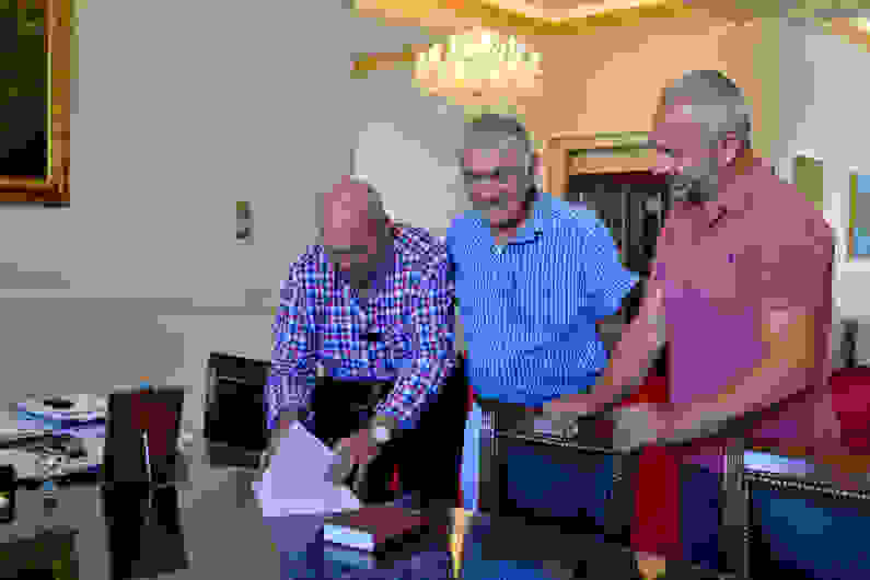 αν2