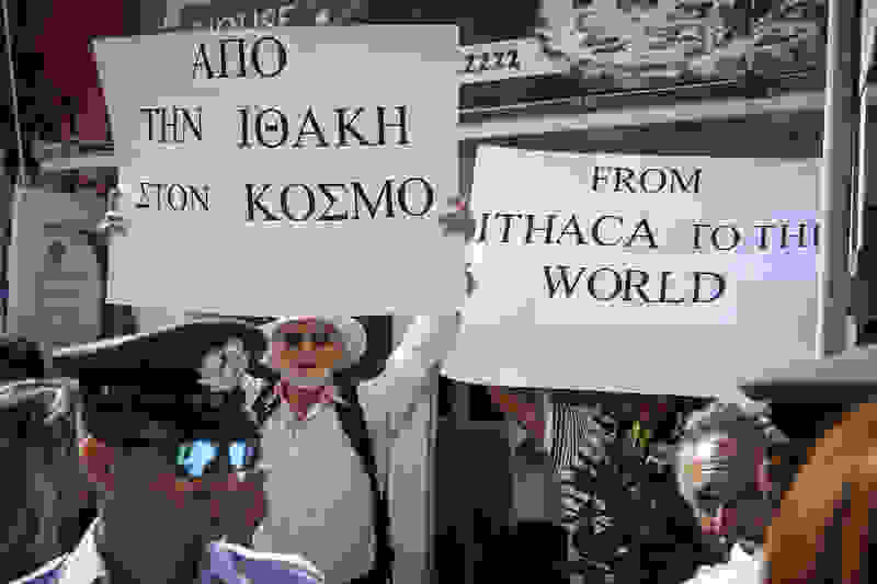 Åðßóêåøç ôïõ Ðñùèõðïõñãïý ÁëÝîç Ôóßðñá óôçí ÉèÜêç ôçí Ôñßôç 21 Áõãïýóôïõ 2018. Ï ðñùèõðïõñãüò áðü ôçí ÉèÜêç èá áðåõèýíåé ìÞíõìá óôïí åëëçíéêü ëáü ôçí Ýîïäï ôçò ÷þñáò áðü ôá Ìíçìüíéá.
(EUROKINISSI/ÃÉÙÑÃÏÓ ÊÏÍÔÁÑÉÍÇÓ)