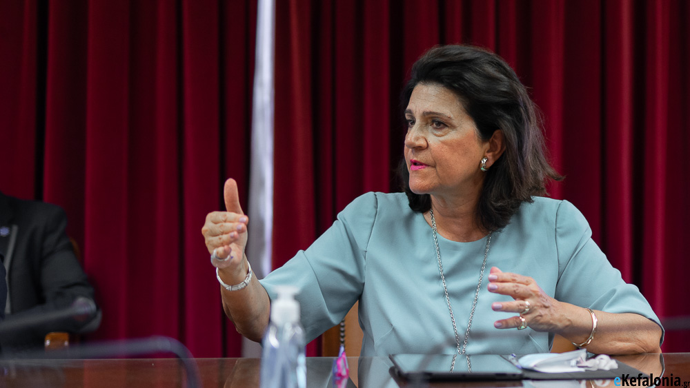 Η απάντηση της Περιφέρειας Ιονίων Νήσων για τα μεταξωτά φουλάρια [βίντεο]