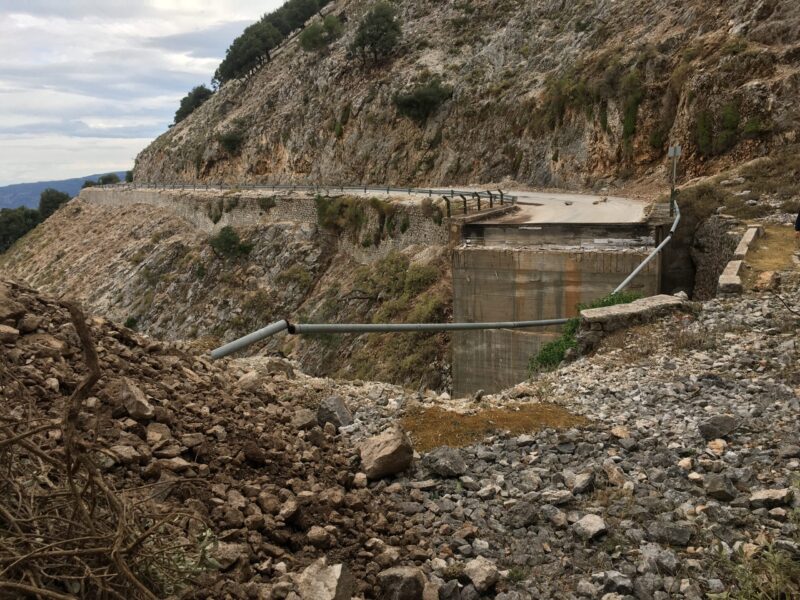 Κλειστός ο δρόμος Αγοστολίου -Φισκάρδου [εικόνες]