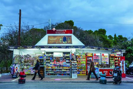 Νέα μέτρα ανακοινώνει ο Χαρδαλιάς – Κλείνουν τα περίπτερα στις 12