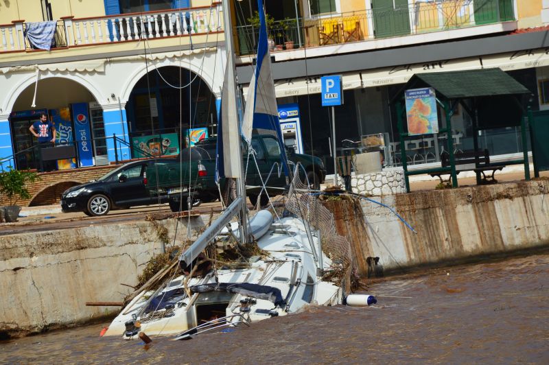 Πάνω από 43 σκάφη βυθίστηκαν στην Κεφαλονιά [εικόνες]
