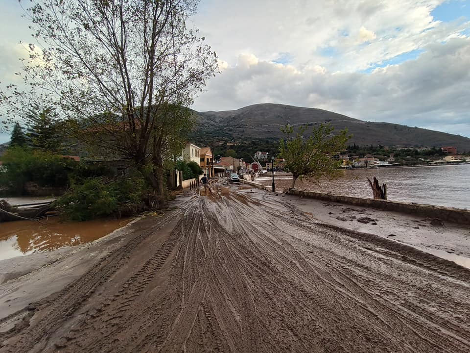 ΖΟΥΜΕ ΜΕΤΑ ΤΟΝ ΚΥΚΛΩΝΑ ΕΥΧΑΡΙΣΤΟΎΜΕ ΟΛΟ ΤΟΝ ΚΟΣΜΟ ΠΟΥ