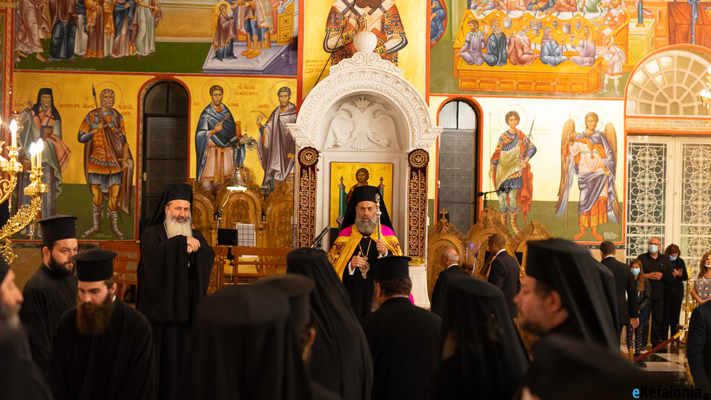 Μέγας Εσπερινός στην Ιερά Μονή του Αγίου Γερασίμου – Πλήθος πιστών και αυστηρά μέτρα προστασίας [εικόνες +βίντεο]
