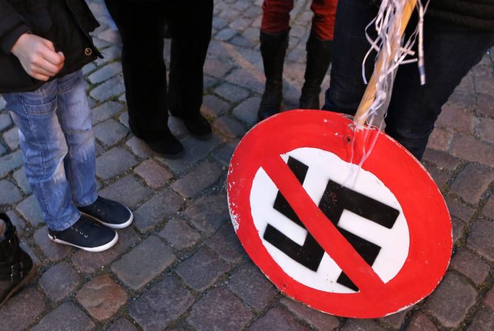 Ο λαός απαιτεί: Οι Ναζί στην φυλακή!