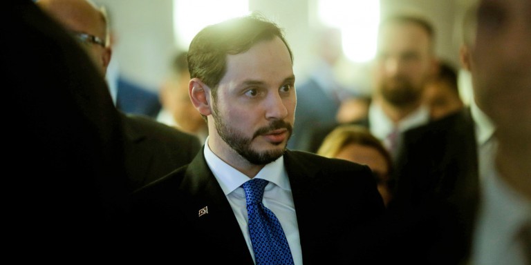 Απίστευτο! Ο γαμπρός του Ερντογάν, Αλμπαϊράκ, πιάστηκε στα χέρια με τον νέο κεντρικό τραπεζίτη στο Προεδρικό Μέγαρο