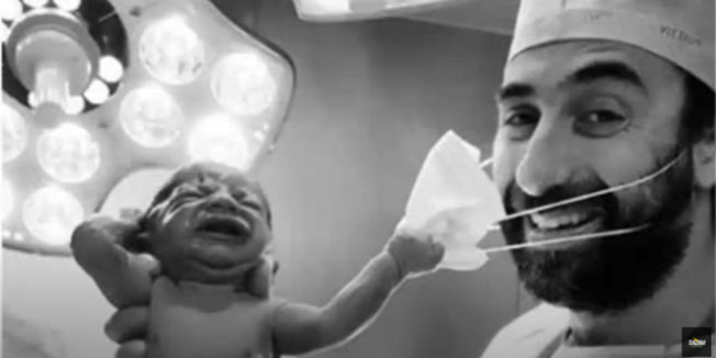 Άραγε, ο ιστορικός του μέλλοντος, ο Δάσκαλος, ο συγγραφέας πώς θα παρουσιάσουν την εποχή του «κορονιού»;