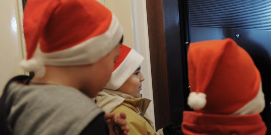 Χριστούγεννα χωρίς κάλαντα προανήγγειλε ο Πέτσας