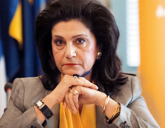 Η περιφερειάρχης χαιρετίζει την αλλαγή στις ΗΠΑ