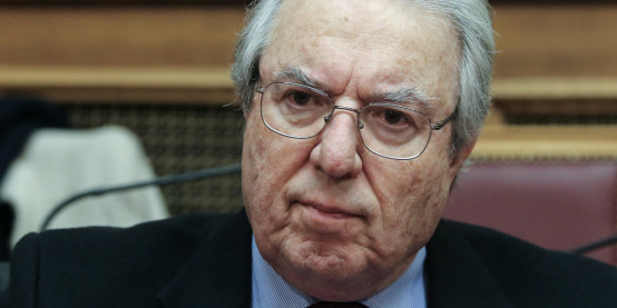 Ο Μπαμπινιώτης… ξαναχτύπησε: Και τώρα «click Away», καλά να πάθετε -Πώς πρέπει να το λέμε