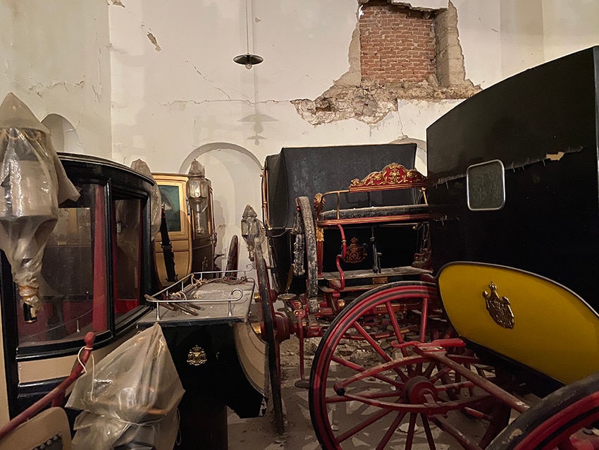 Τατόι: Ανοίγουν για πρώτη φορά κιβώτια, κοντέινερ και βαλίτσες της Φρειδερίκης [Εικόνες]