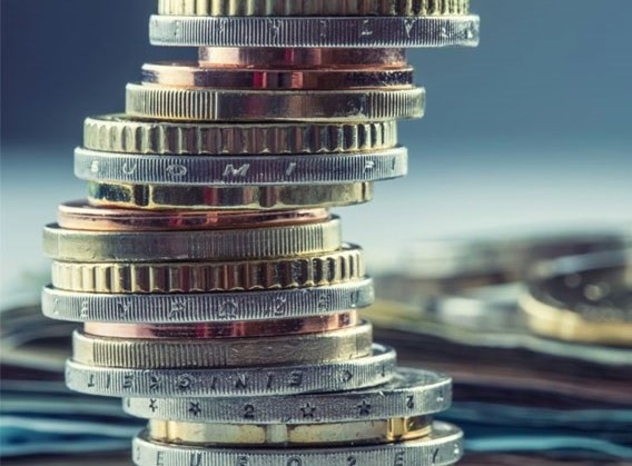 H πανδημία “βλάπτει σοβαρά” τα κρατικά έσοδα. Εκτοξεύθηκαν τα χρέη των φορολογουμένων