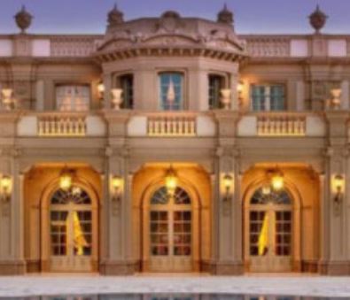 Μία έπαυλη στο Ισραήλ που θα μπορούσε να είναι παλάτι. Ανήκει σε Ρώσο δισεκατομμυριούχο κι’ έχει παντού χρυσό