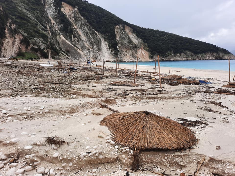Ο Μυρτος εκπέμπει SOS  Πλιάτσικο, διάλυση και κανένα ενδιαφέρον από τους υπέυθυνους [εικόνες]