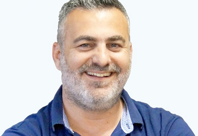 Ο Θόδωρος φώτισε την Κολώνα της Γεφυρας