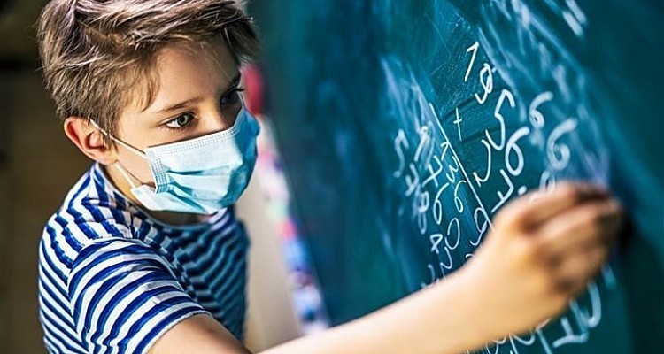Οριστικό: Μετά τα Χριστούγεννα ανοίγουν σχολεία και πανεπιστήμια