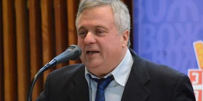 Βίκτωρα, καλά τα πας γενικά, αλλά κοίτα και τη μόστρα!