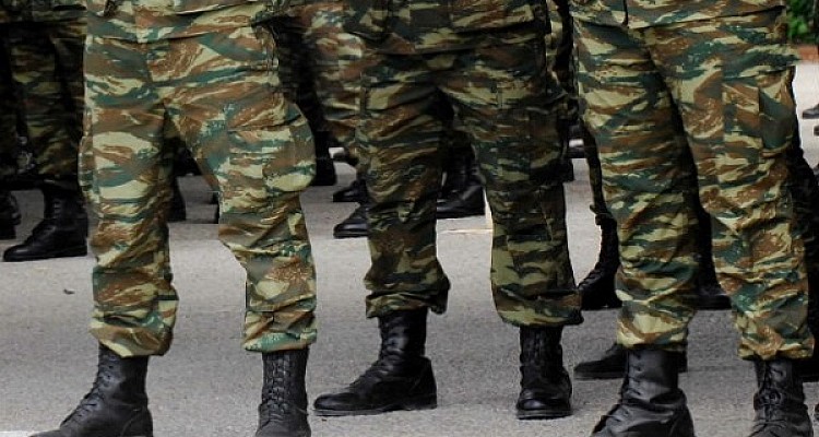 Έρχεται αύξηση στη στρατιωτική θητεία