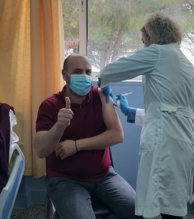 Ιστορική στιγμή: Ξεκίνησαν οι πρώτοι εμβολιασμοί στην Κεφαλονιά [εικόνες]