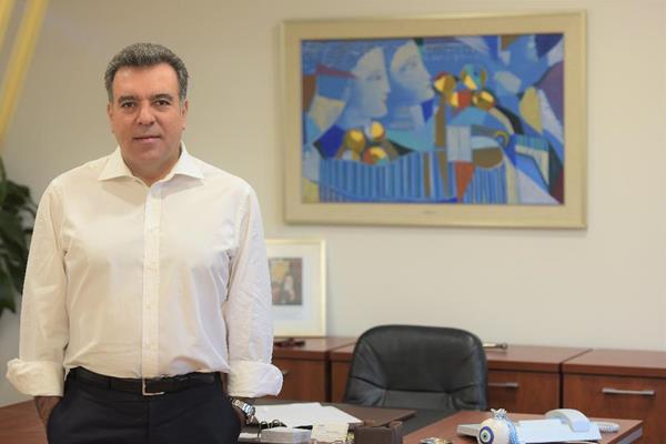 Ο ΜΑΝΟΣ ΚΟΝΣΟΛΑΣ ΕΞΕΛΕΓΗ ΟΜΟΦΩΝΑ ΚΑΙ ΠΑΜΨΗΦΕΙ ΚΑΘΗΓΗΤΗΣ ΣΤΟ ΠΑΝΕΠΙΣΤΗΜΙΟ ΑΙΓΑΙΟΥ