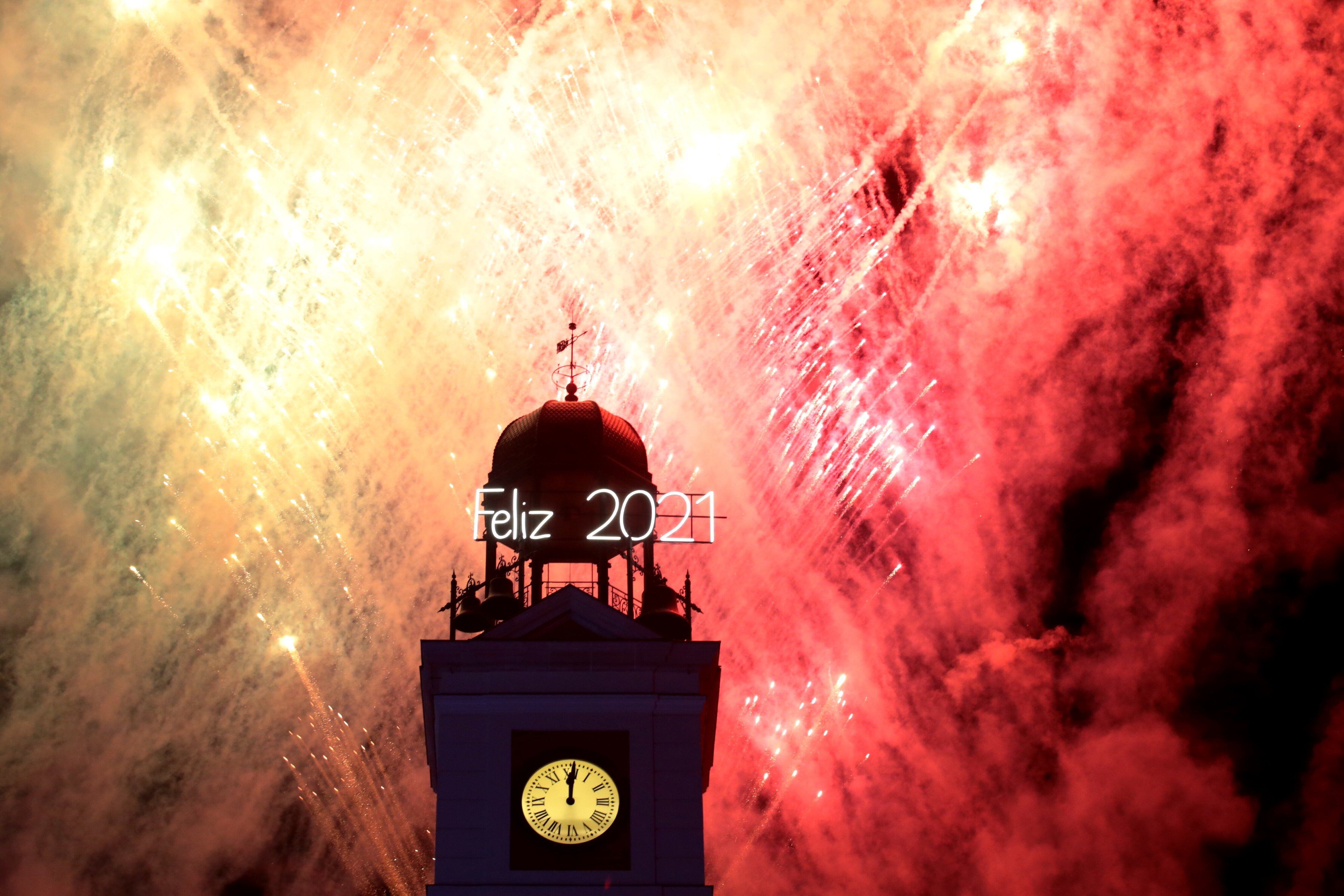 Ο πλανήτης υποδέχθηκε το 2021 και είπε 