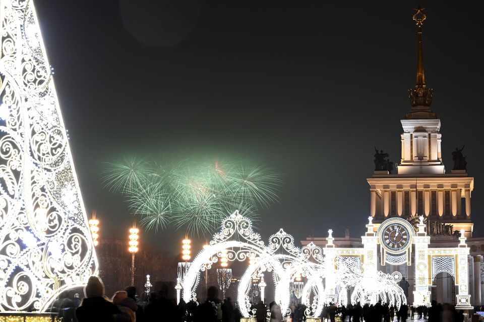 Ο πλανήτης υποδέχθηκε το 2021 και είπε 