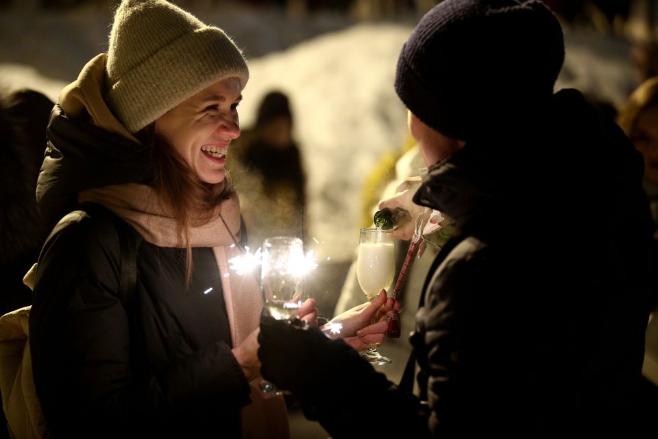 Ο πλανήτης υποδέχθηκε το 2021 και είπε 