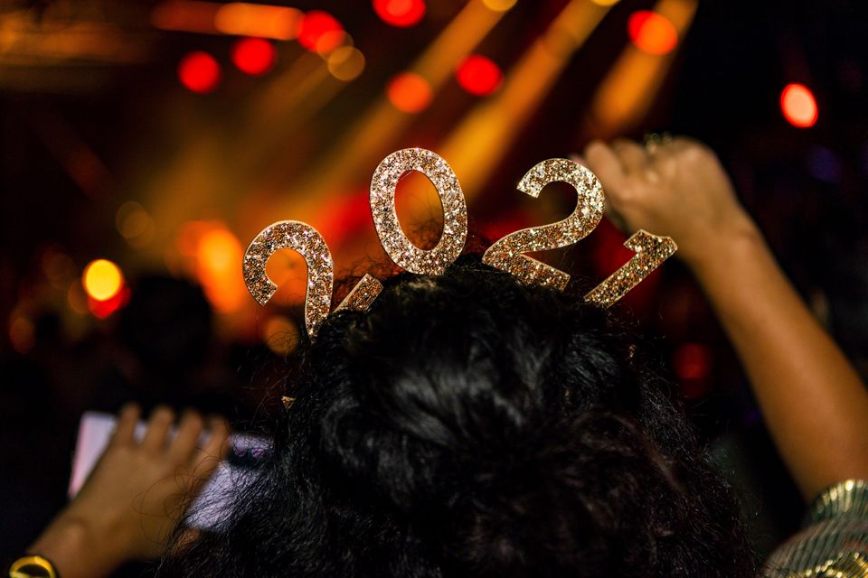 Ο πλανήτης υποδέχθηκε το 2021 και είπε 