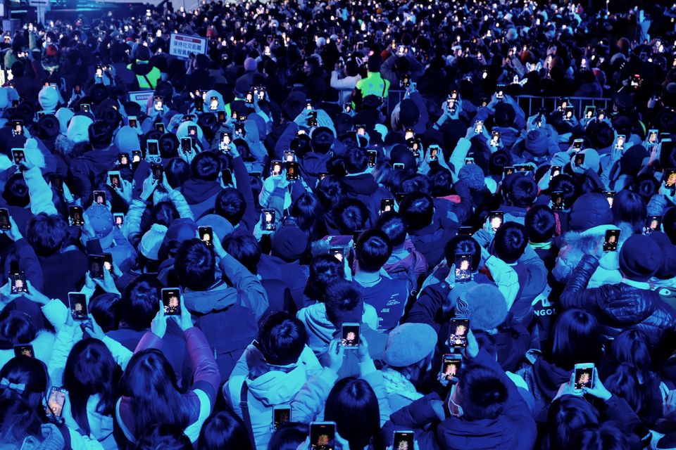 Ο πλανήτης υποδέχθηκε το 2021 και είπε 