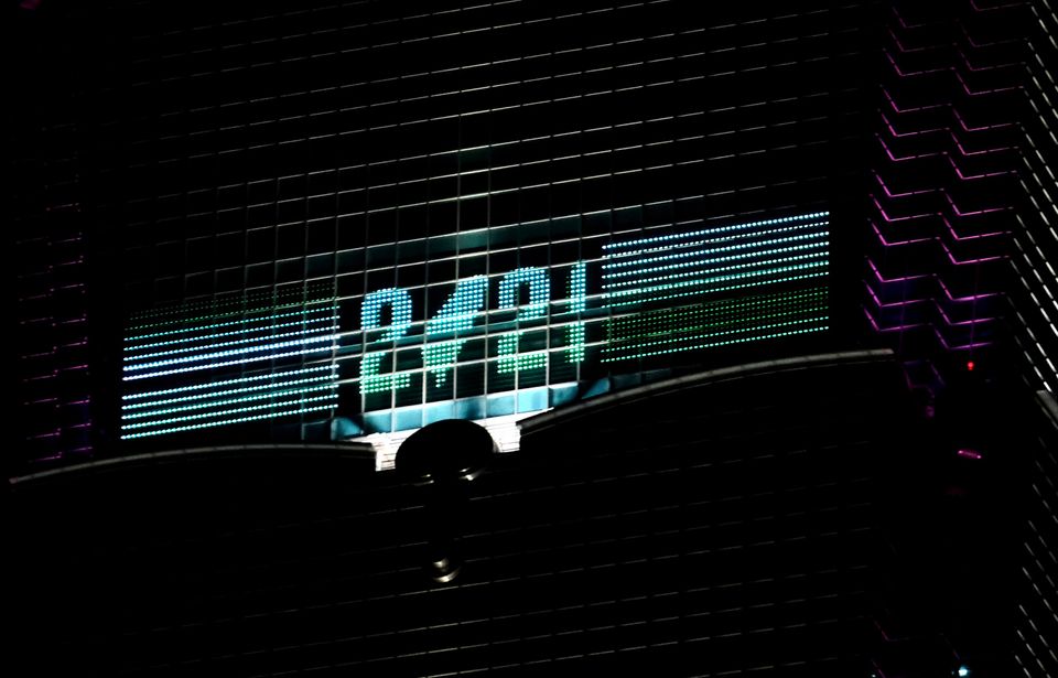 Ο πλανήτης υποδέχθηκε το 2021 και είπε 