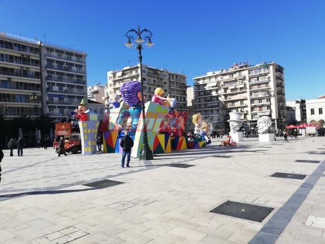 Πατρινό Καρναβάλι 2021: Στολίζουν τους δρόμους της πόλης