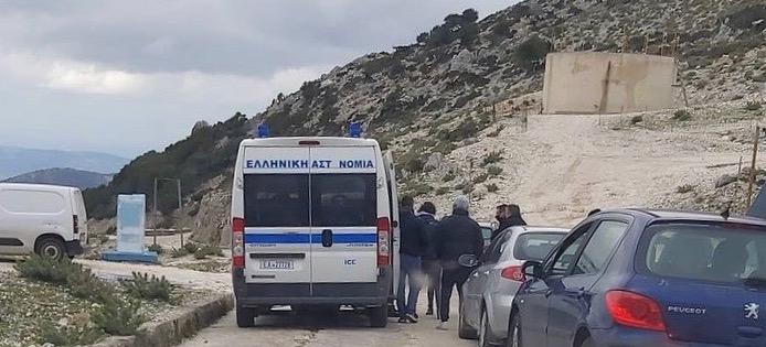 Πήγαν για χιόνια στον Αίνο και έπεσαν στα μπλόκα… – Βροχή τα πρόστιμα