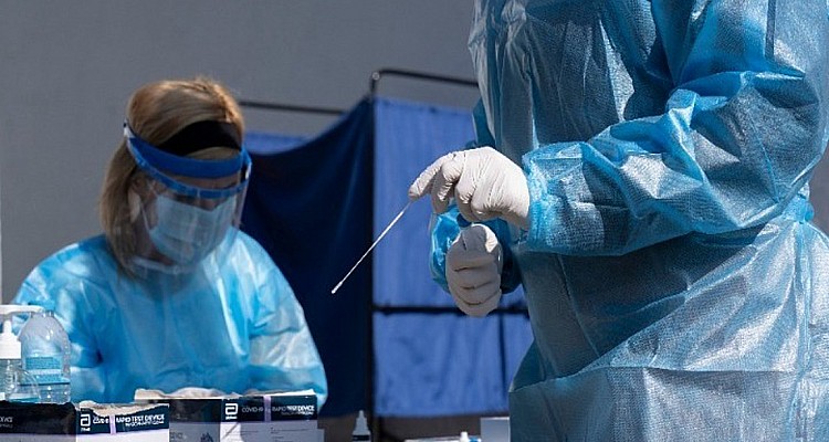 Στα 585 τα νέα κρούσματα κορονοιού, 28 θάνατοι και 288 διασωληνωμένοι