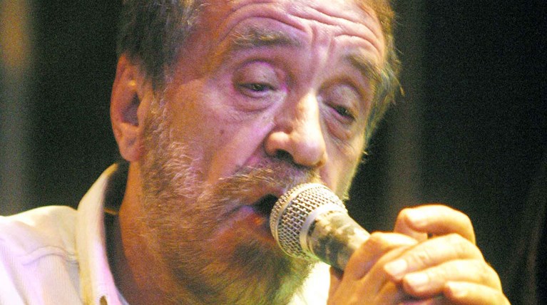 Αντώνη Καλογιάννης: Όταν πέθανε ξαφνικά ο γιος του και έχασε τη γη κάτω από τα πόδια του
