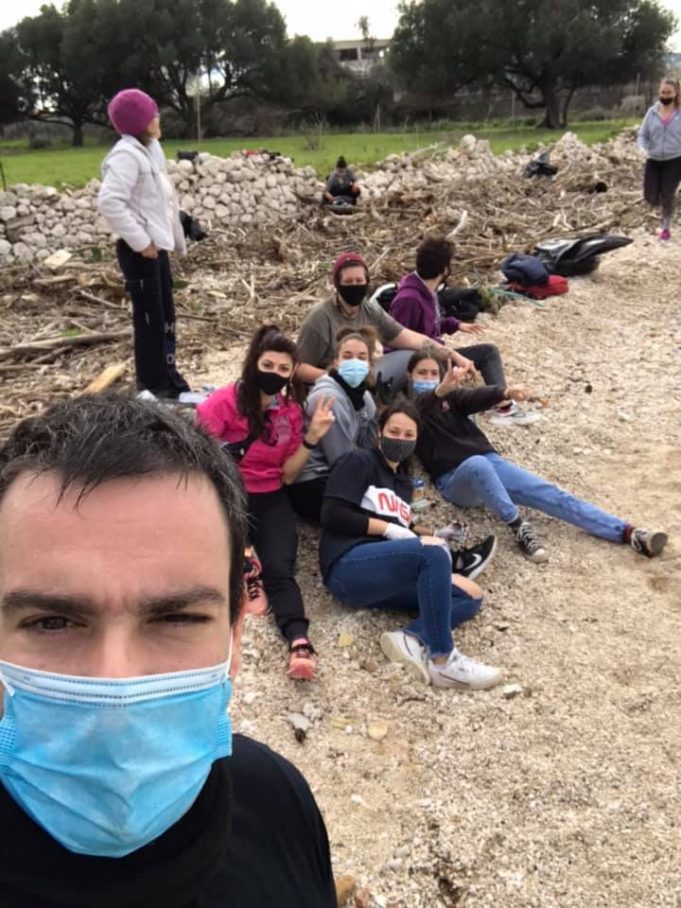 Αργοστόλι: Οι εθελοντές έδρασαν και πάλι Και δεν τους νοιάζει να λερωθούν! (pics)