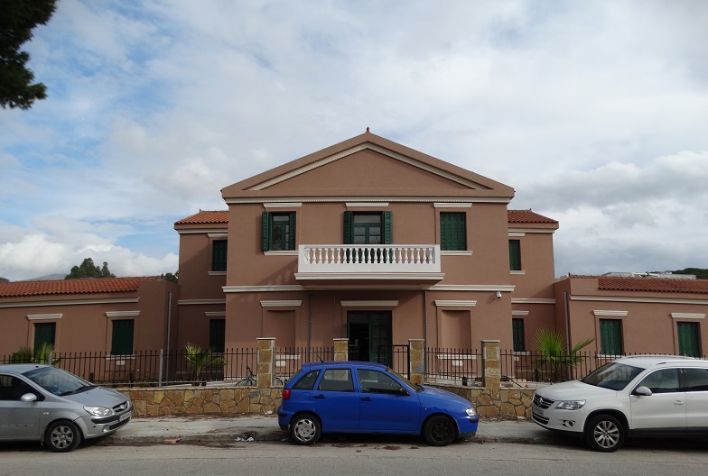 Γηροκομείο… η αποθήκη του Δήμου!