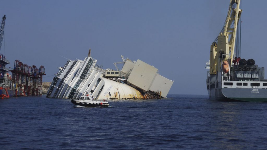 Από την ανέλκυση του Costa Concordia, φωτογραφία από Wikimedia Commons