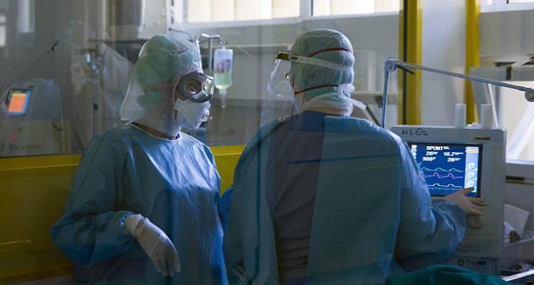 Κορονοϊός: 638 νέα κρούσματα – 25 νεκροί σε 24 ώρες – 276 οι διασωληνωμένοι