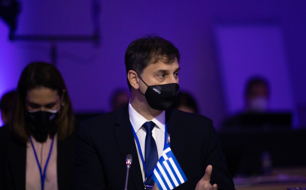 Θεοχάρης στο BBC 4: Είμαστε σε συζητήσεις με τη Μεγάλη Βρετανία για τα πιστοποιητικά εμβολιασμού