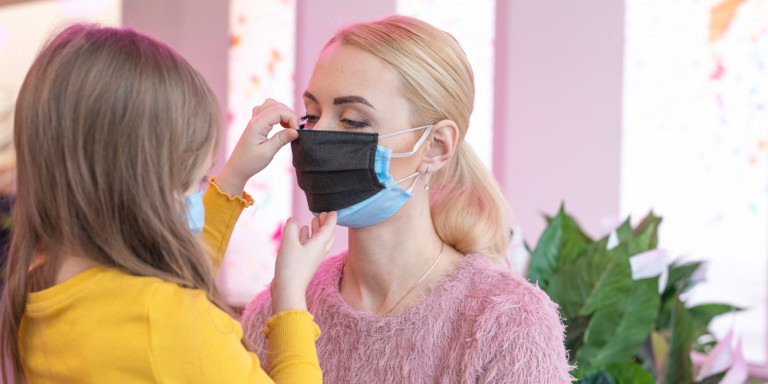 Το σενάριο της διπλής μάσκας