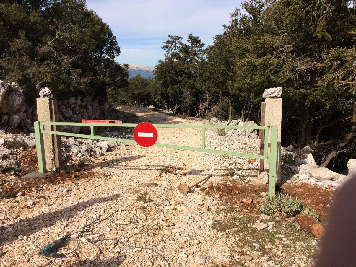 Τοποθετήθηκαν οι νέες πύλες στον Αίνο