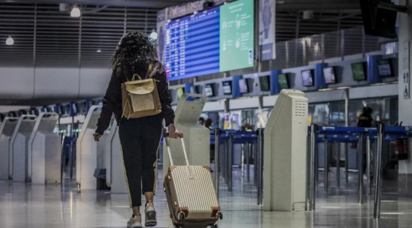 Xάρης Θεοχάρης στον Guardian