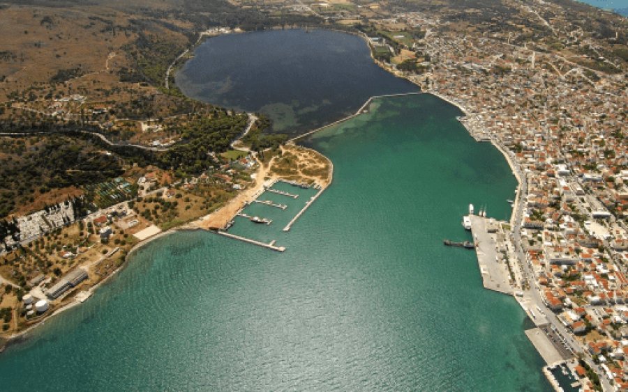 Μόνο για κρουαζιερόπλοια και τουριστική χρήση θέλουν το σύνολο του κόλπου του Αργοστολίου οι έξι δημοτικοί σύμβουλοι του Παρίση