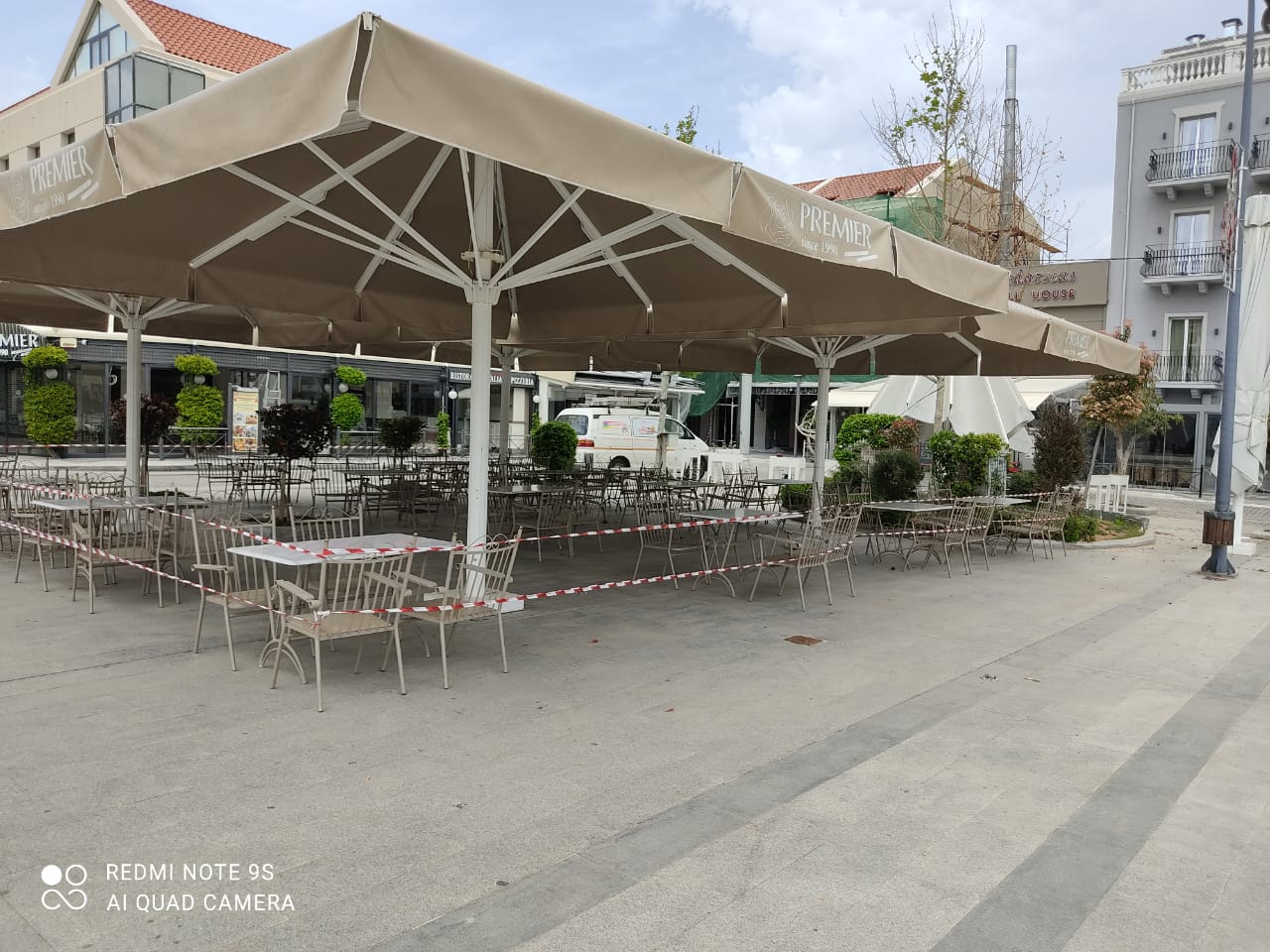 Ξεκίνησαν οι ετοιμασίες για το άνοιγμα της εστίασης  Το Αργοστόλι σε ρυθμούς καλοκαιριού [εικόνες]